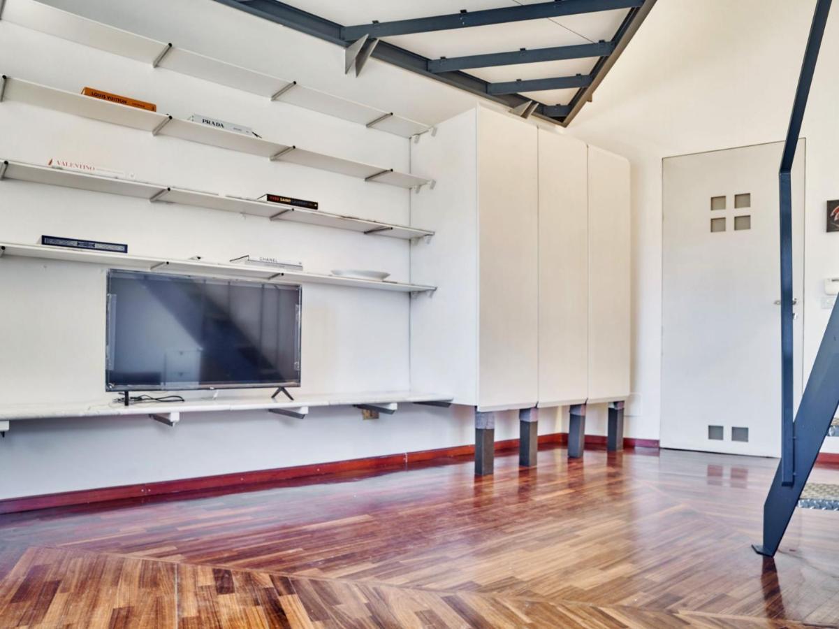 Splendid Apartment In The Historic Center Milan Luaran gambar