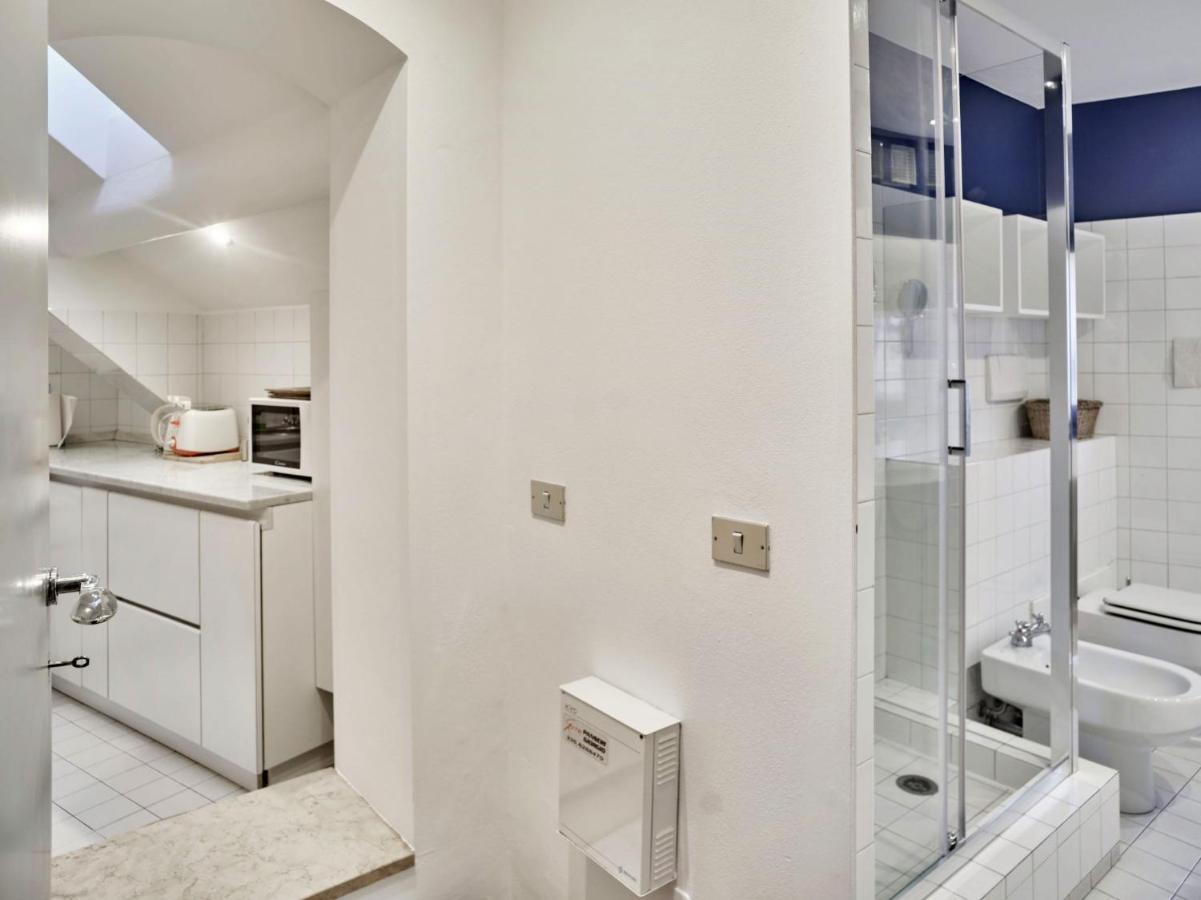 Splendid Apartment In The Historic Center Milan Luaran gambar