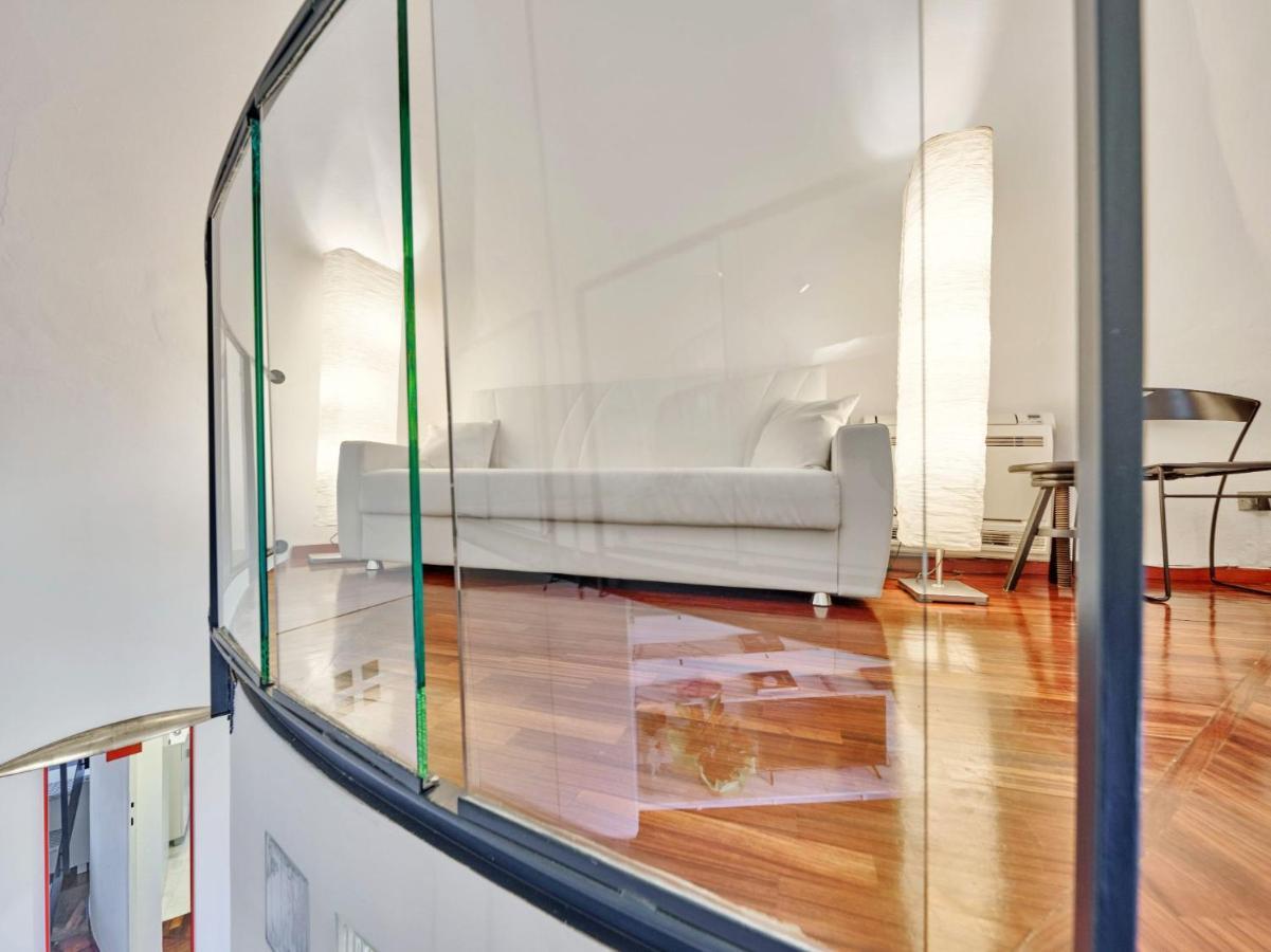 Splendid Apartment In The Historic Center Milan Luaran gambar