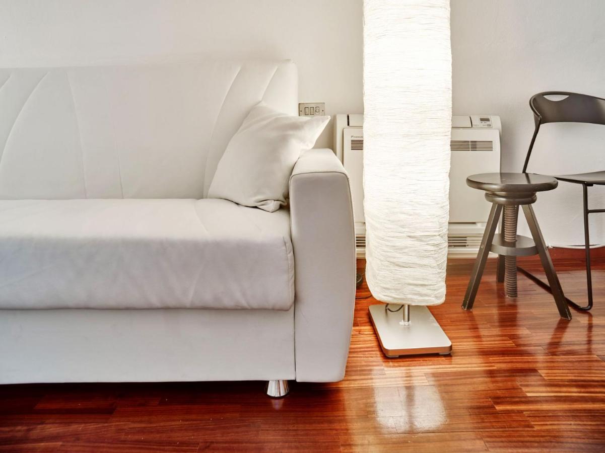 Splendid Apartment In The Historic Center Milan Luaran gambar