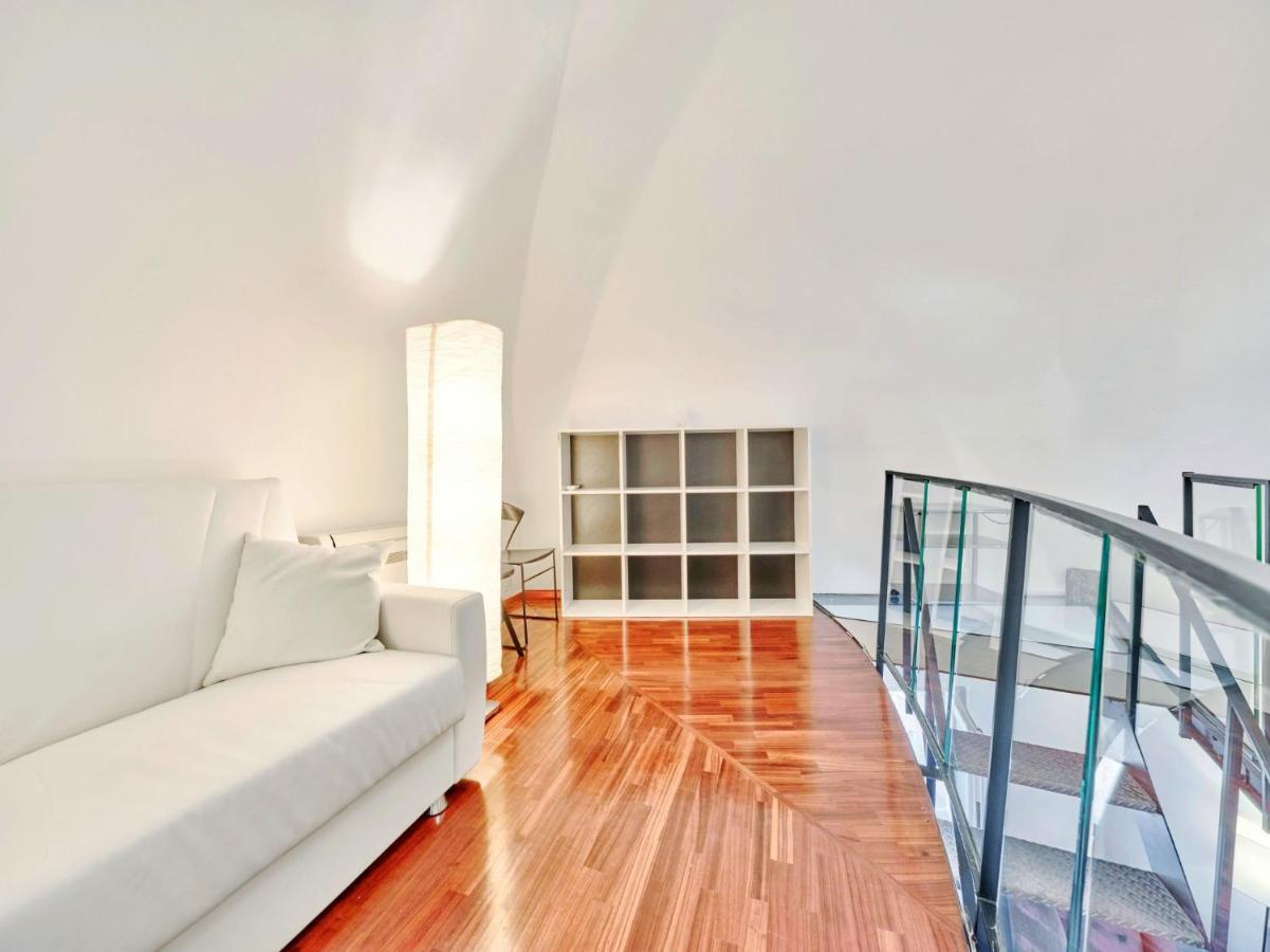 Splendid Apartment In The Historic Center Milan Luaran gambar
